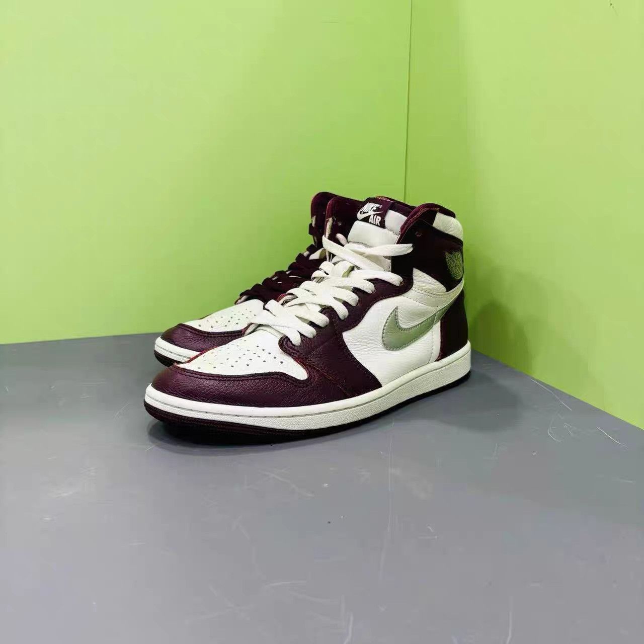 Jordan Brand Air Jordan 1 Bordeaux Sneakers K15 Size US 9 / EU 42 - 2 Thumbnail