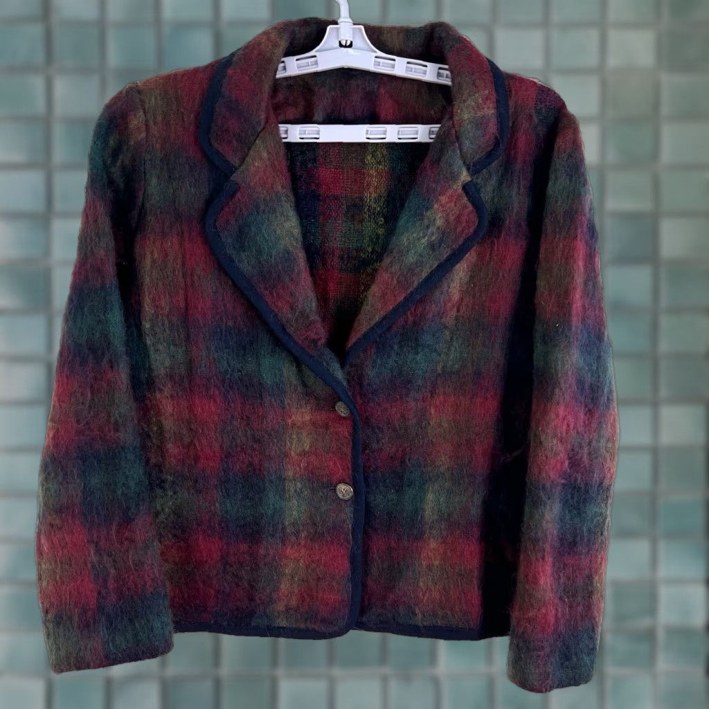 Vintage Latiffa Vintage Mohair Plaid Blazer Womens Size 8 Maroon USA Made - Regular Fit, Mid-Length Sport Coat, Notch Lapel, 80s 90s, Business Casual Size M / US 6-8 / IT 42-44 - 1 Thumbnail
