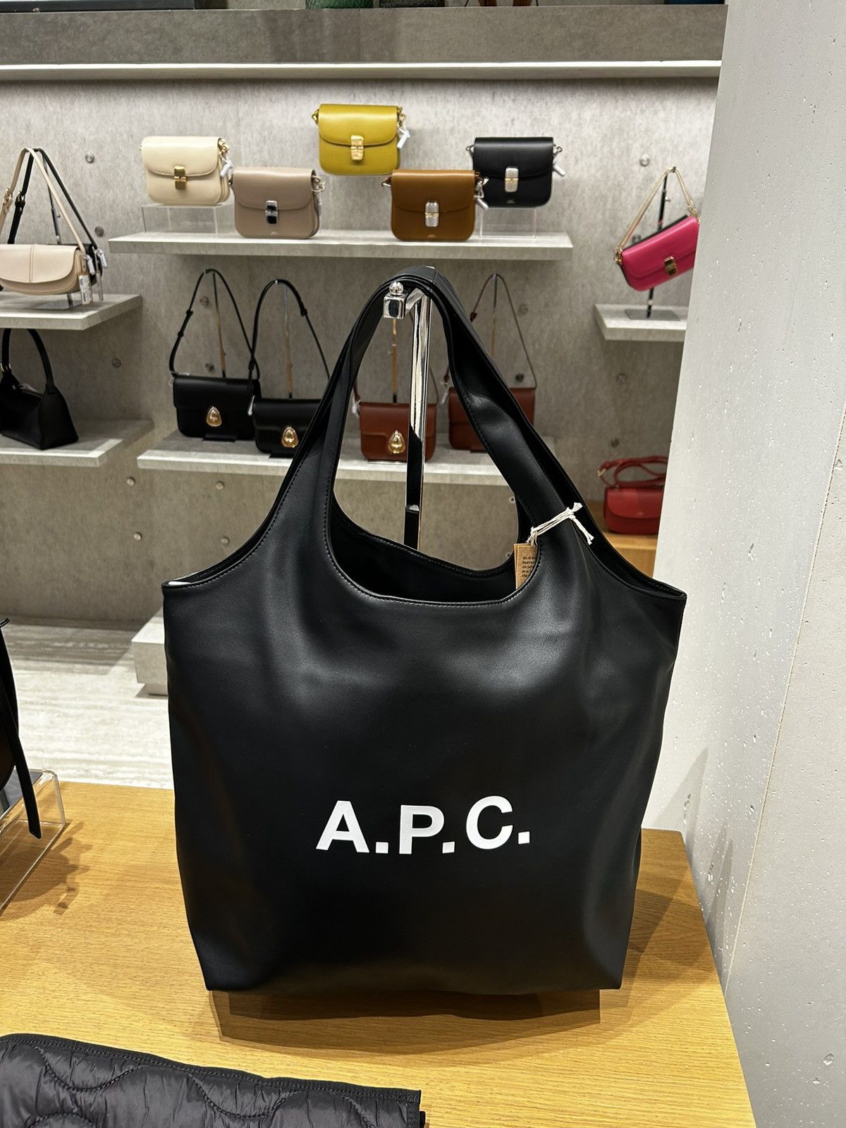 A.P.C. APC Black Tote Size ONE SIZE - 3 Thumbnail