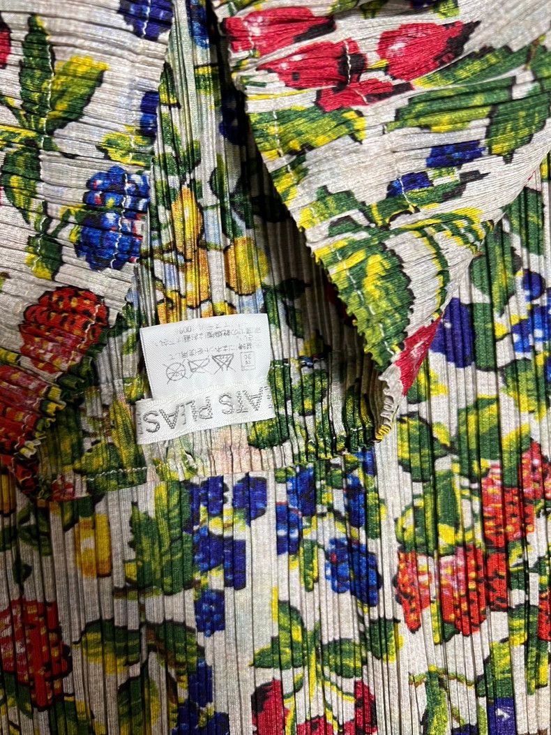 Issey Miyake Issey Miyake size:2 Red and green berry pleated skirt Size 31" - 3 Thumbnail