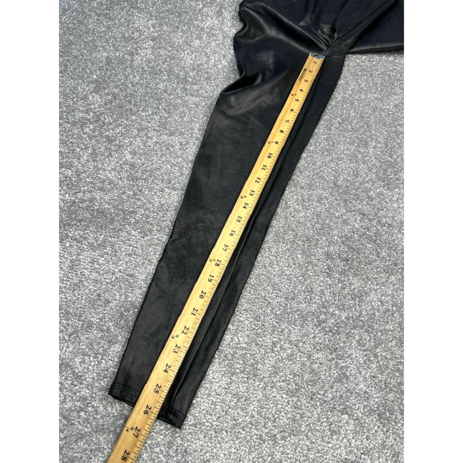 Spanx VINTAGE Spanx Leggings Womens XL Black Nylon Spandex Mid Rise Athletic Workout Fitness Size 40" / US 18 - 2 Thumbnail