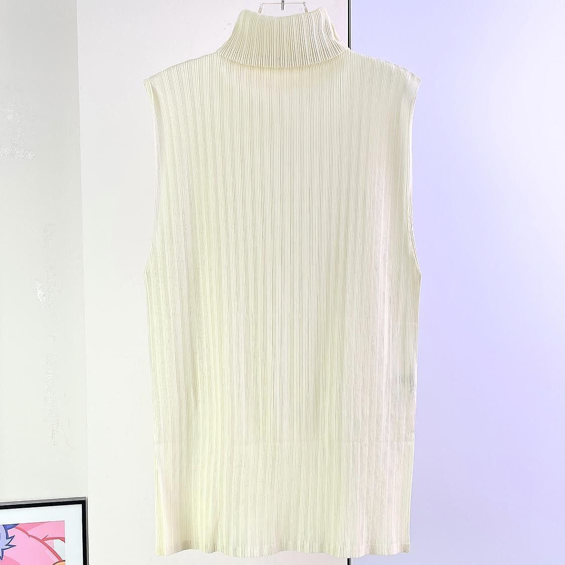 Pleats Please Issey Miyake Pleats Please Issey Miyake Pleated High Neck Tank Top Size 3 Size M / US 6-8 / IT 42-44 - 1 Thumbnail