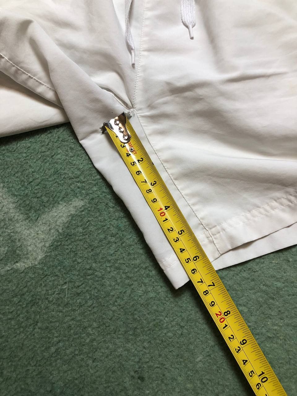 Nike Vintage NIKE logo white shorts crazy Y2K streetwear Size US 32 / EU 48 - 11 Thumbnail