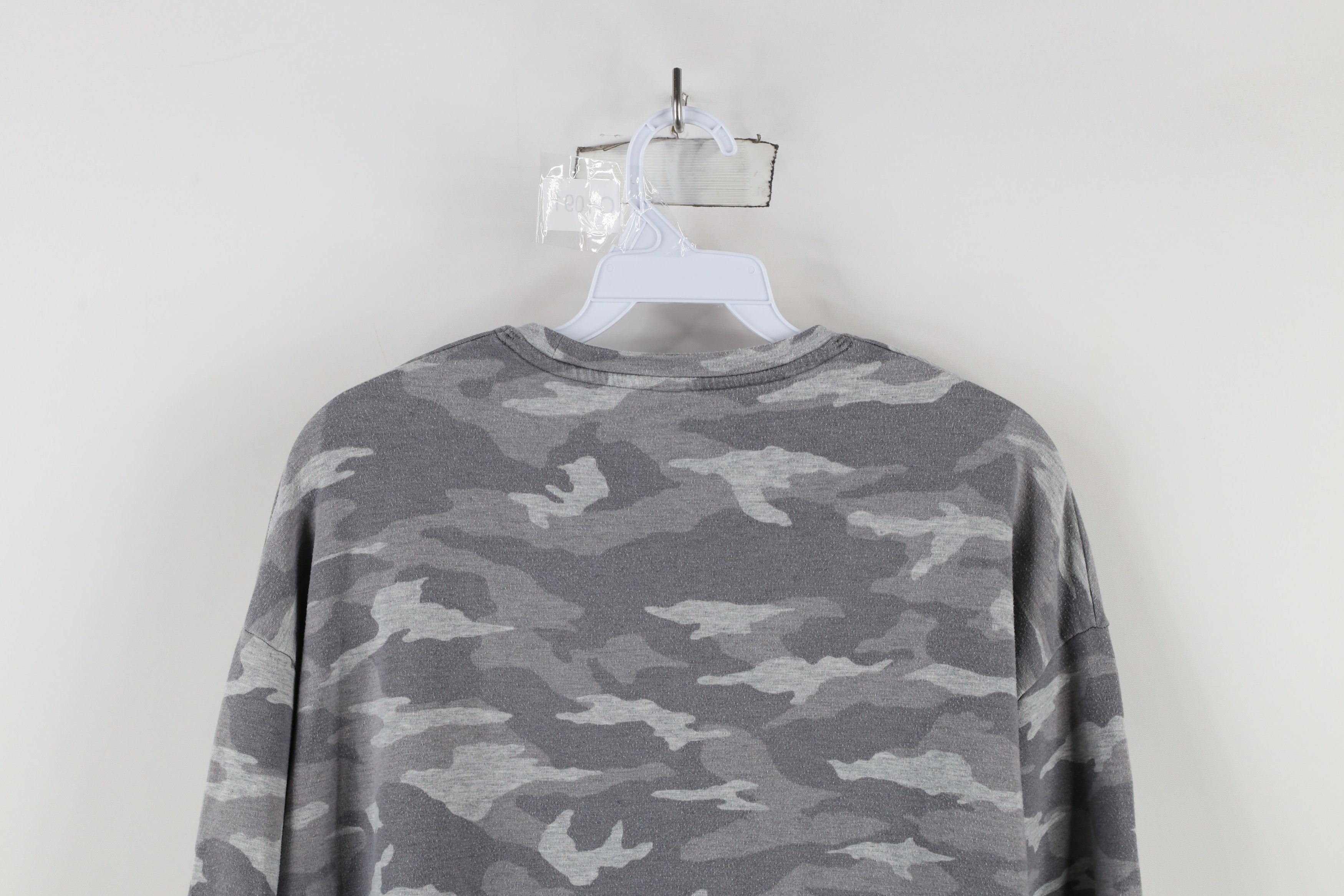 Athleta × Vintage Athleta Camouflage Studio To Street Crewneck Sweatshirt Size XS / US 0-2 / IT 36-38 - 9 Thumbnail