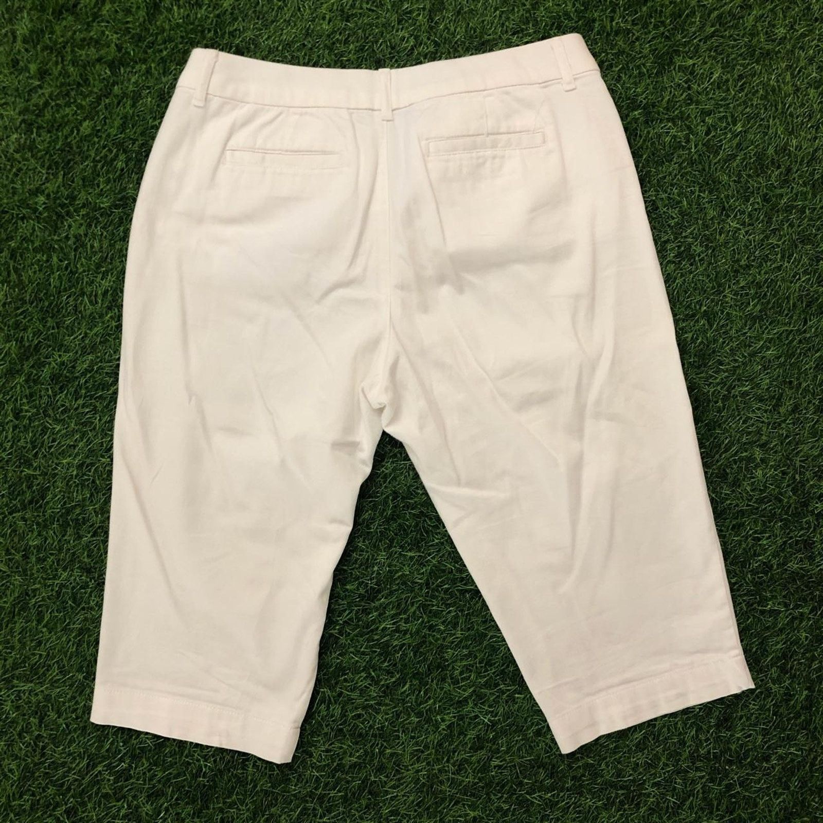 St. Johns Bay Women's White St. Johns Bay Cropped Capri Pants Size 34" / US 12 / IT 48 - 2 Thumbnail