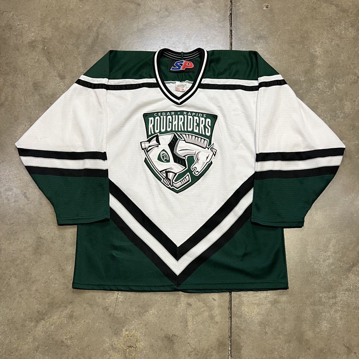 Vintage Vintage 90s Cedar Rapids Roughriders USHL Hockey Jersey NHL Size US M / EU 48-50 / 2 - 1 Thumbnail