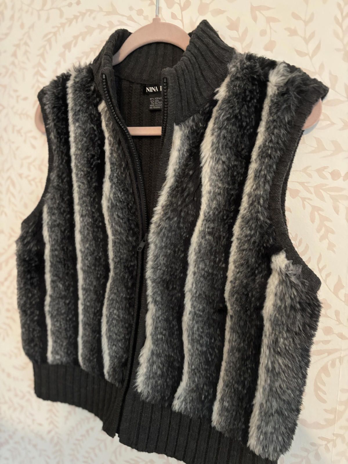 Designer Nina Leonard Cozy Faux Fur/Wool Vest - Stylish Layering Size M / US 6-8 / IT 42-44 - 3 Thumbnail