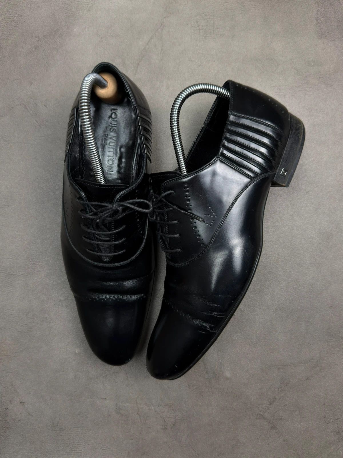 Louis Vuitton Black Grained Leather Metal Logo Major Loafers 