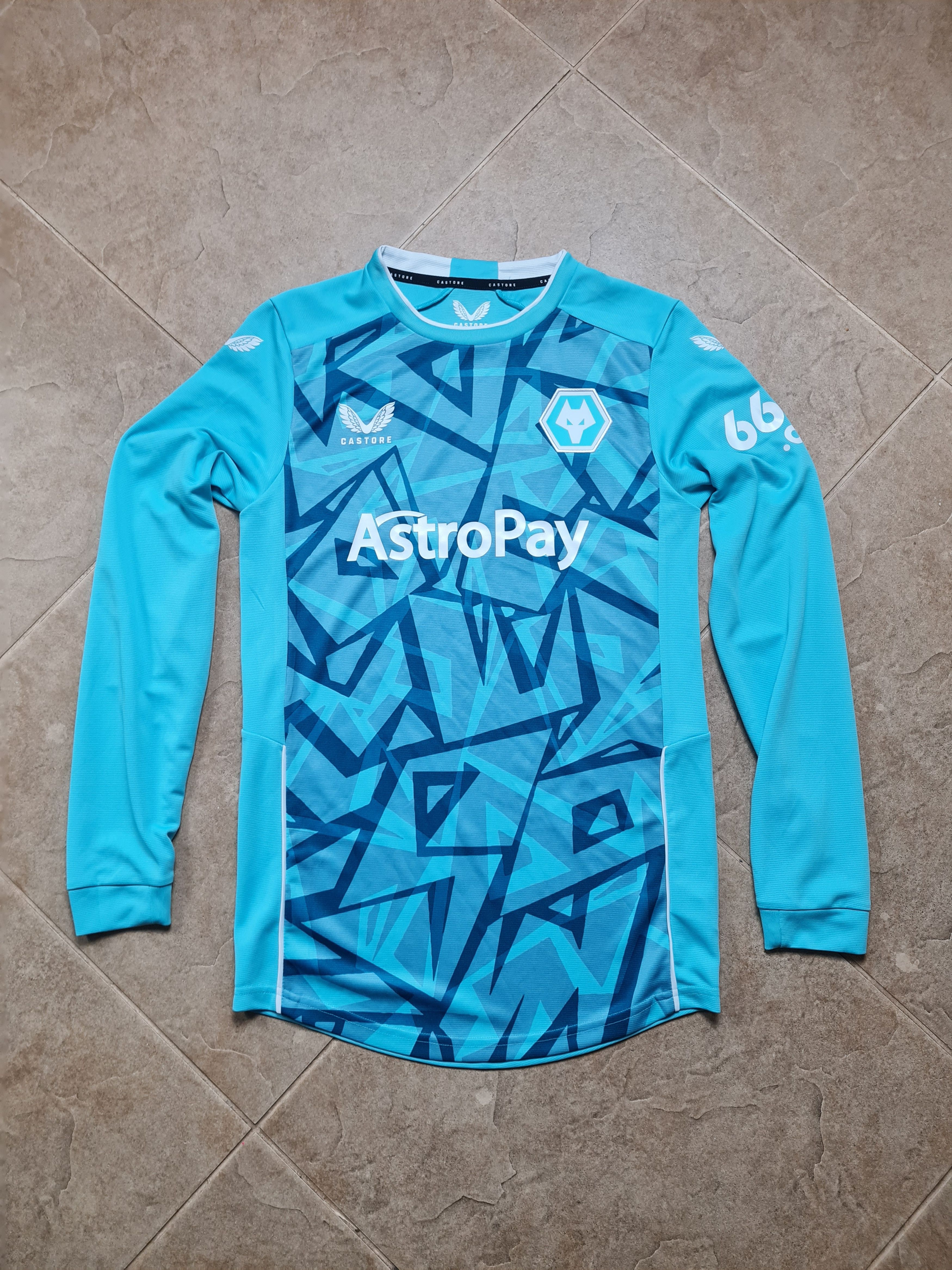 Castore Jersey Wolverhampton Wanderers Long Sleeve 2023/24 Shirt XS Size US XS / EU 42 / 0 - 9 Thumbnail