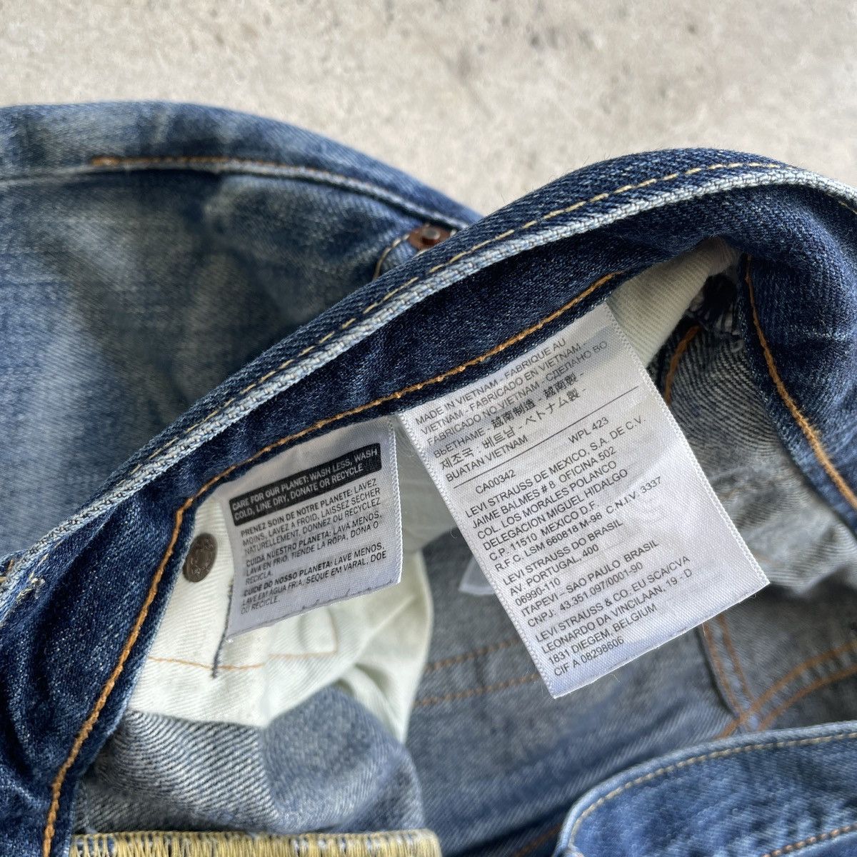 Jean × Levi's Levi’s 502 Faded Blue Distressed Jeans Denim Pants W32x29 Size US 32 / EU 48 - 7 Thumbnail