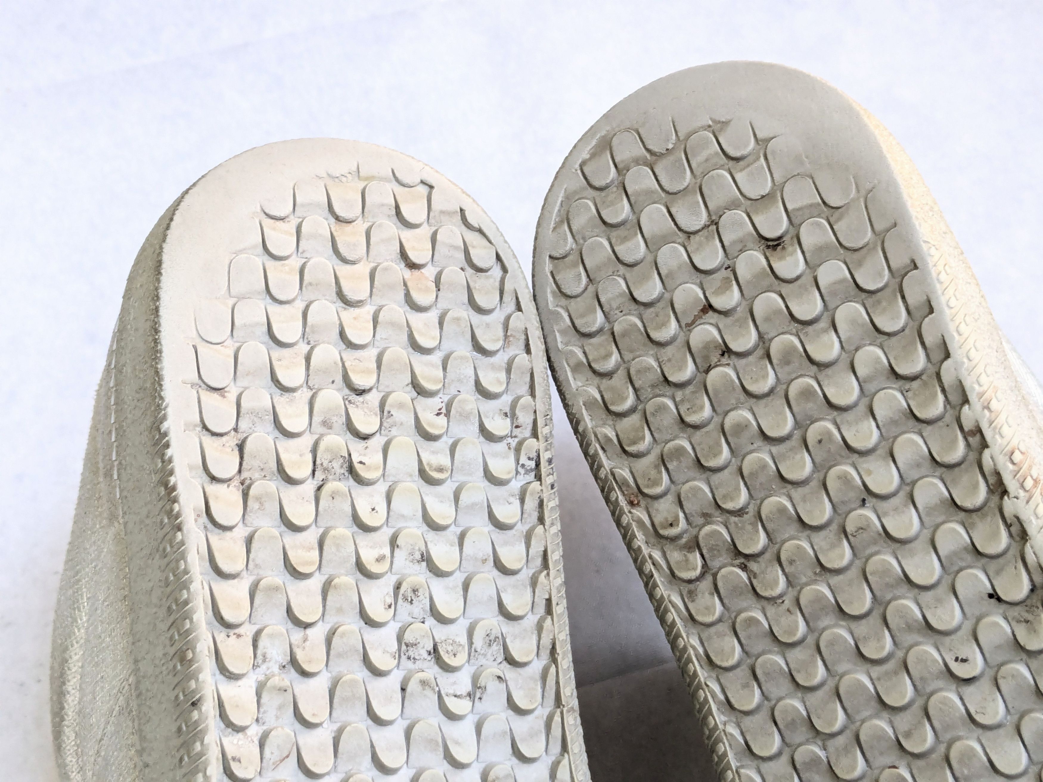 Maison Margiela Maison Margiela Silver GAT Replica 10 43 Low Tops Size US 10 / EU 43 - 15 Thumbnail