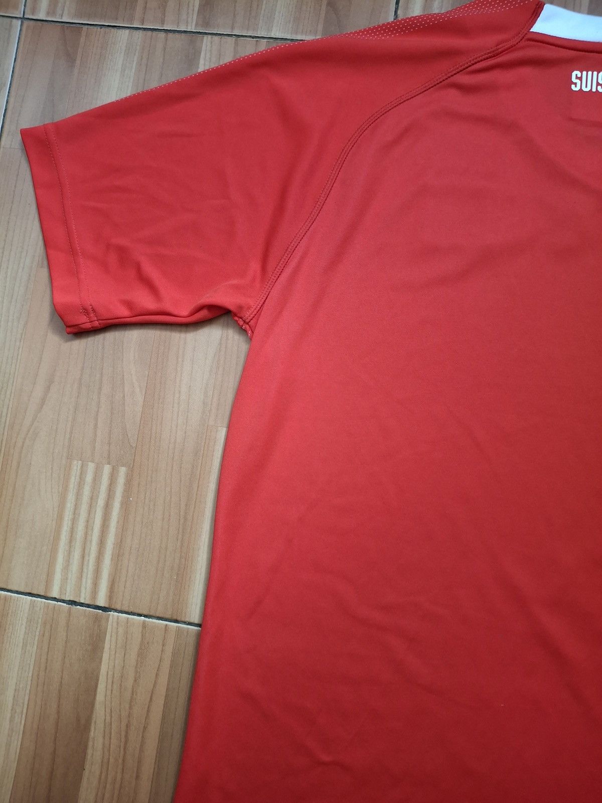 Puma SWITZERLAND PUMA WORLD CUP 2018 FOOTBALL HOME JERSEY SIZE M Size US M / EU 48-50 / 2 - 11 Thumbnail