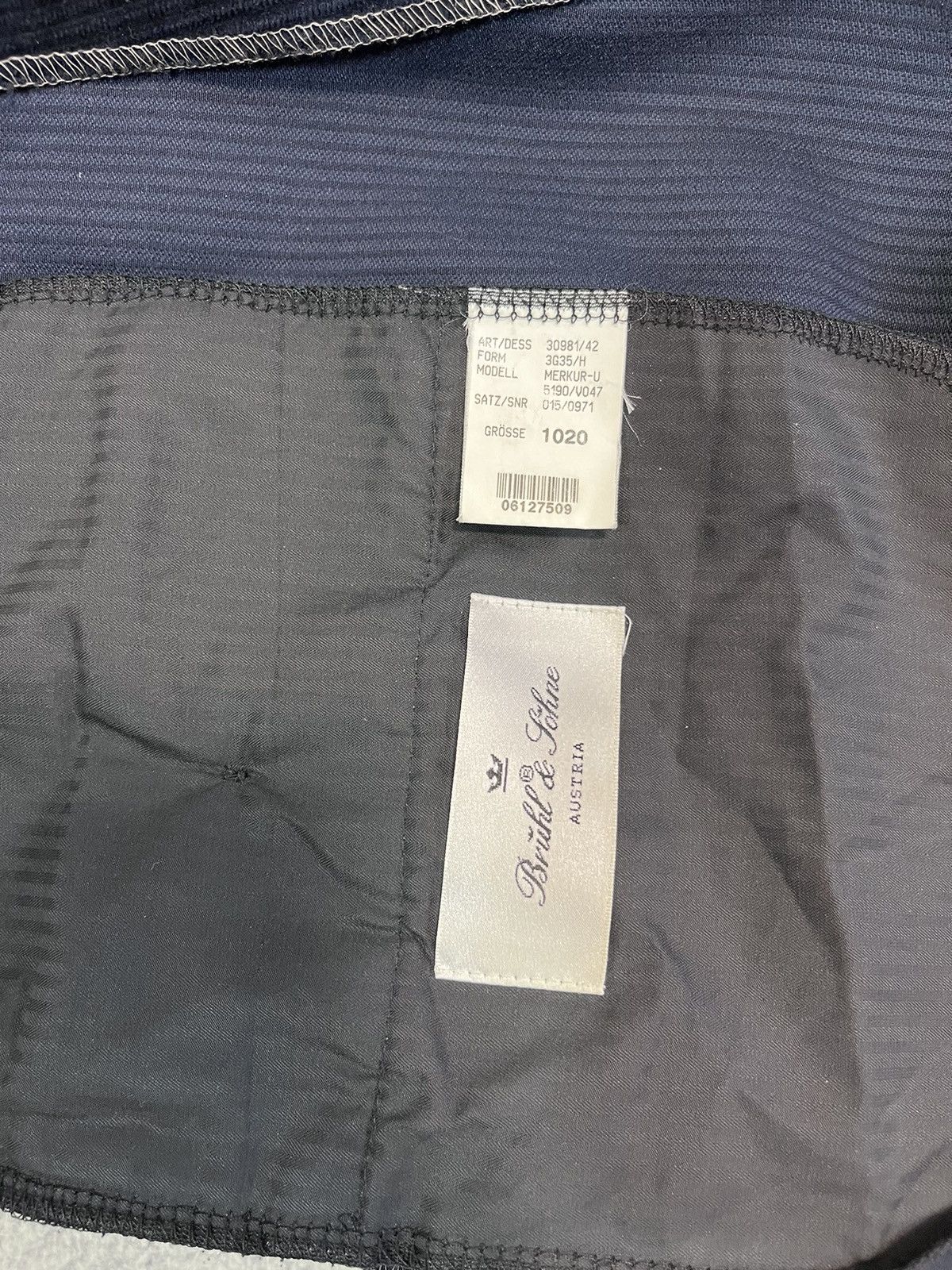 Burberry Burberry London Men’s Corduroy Pants Vintage Jeans Navy Blue Size US 36 / EU 52 - 10 Thumbnail