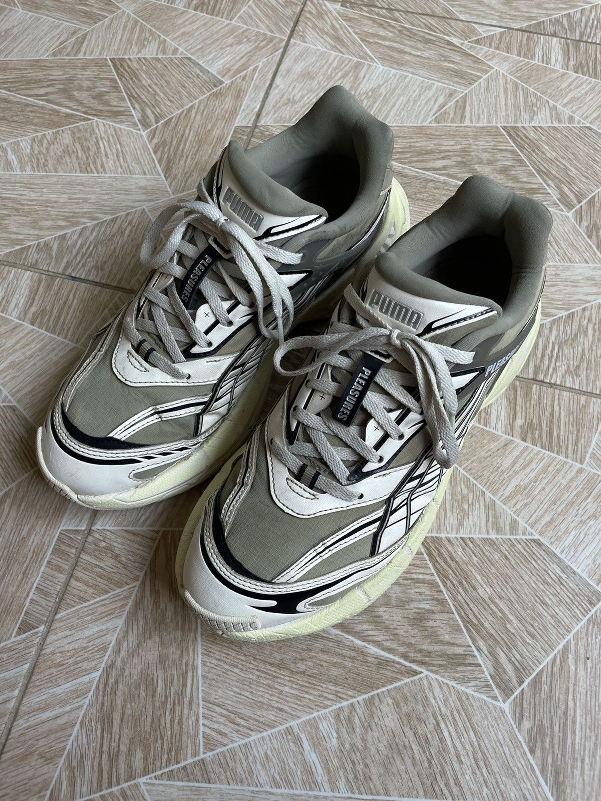 Pleasures × Puma Puma Pleasures Velophasis Overdye Birch Tree-anise Flower Size US 8.5 / EU 41-42 - 3 Thumbnail
