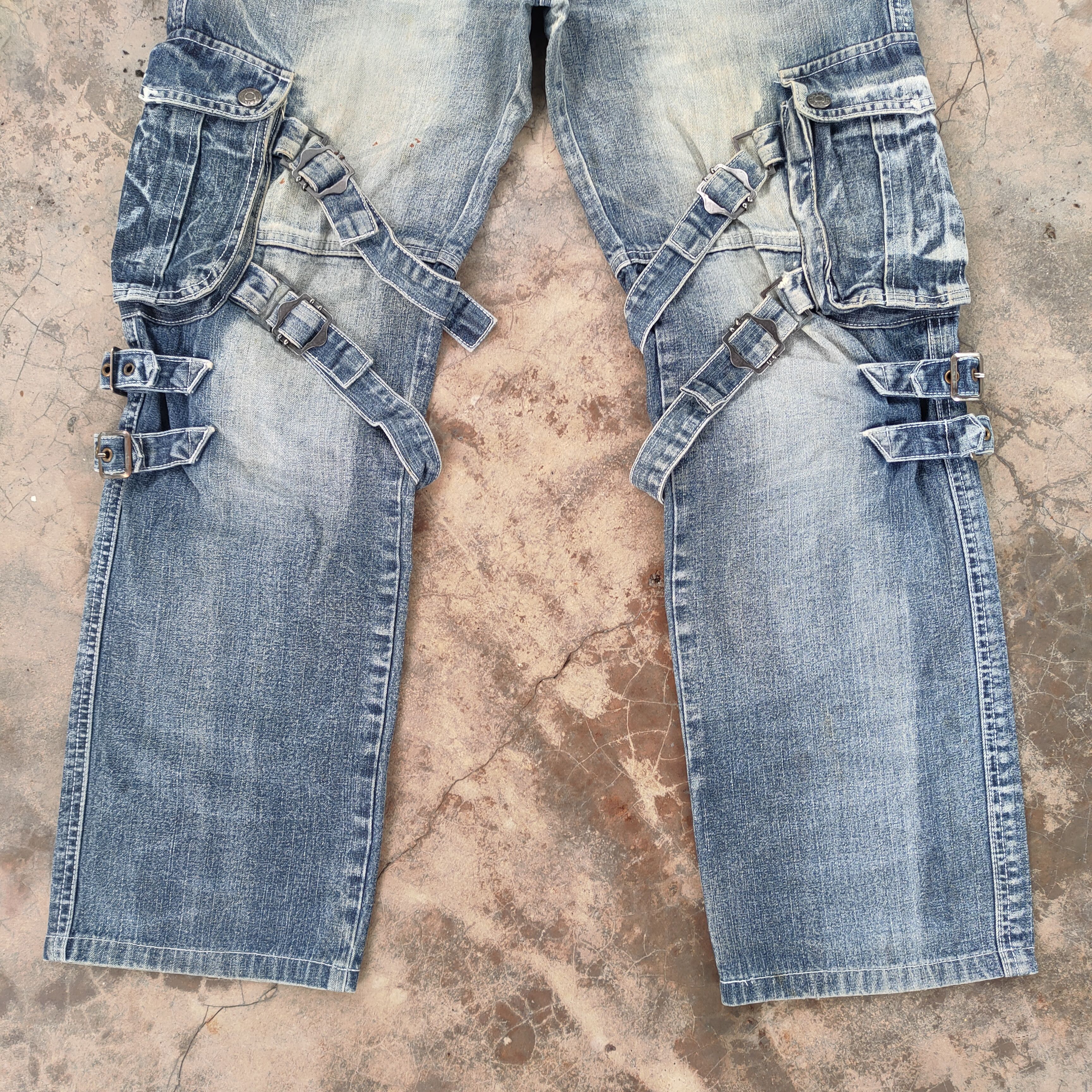 LOWBOX VINTAGE LOWBOX FADED BONDAGE CARGO PANTS Size US 34 / EU 50 - 3 Thumbnail