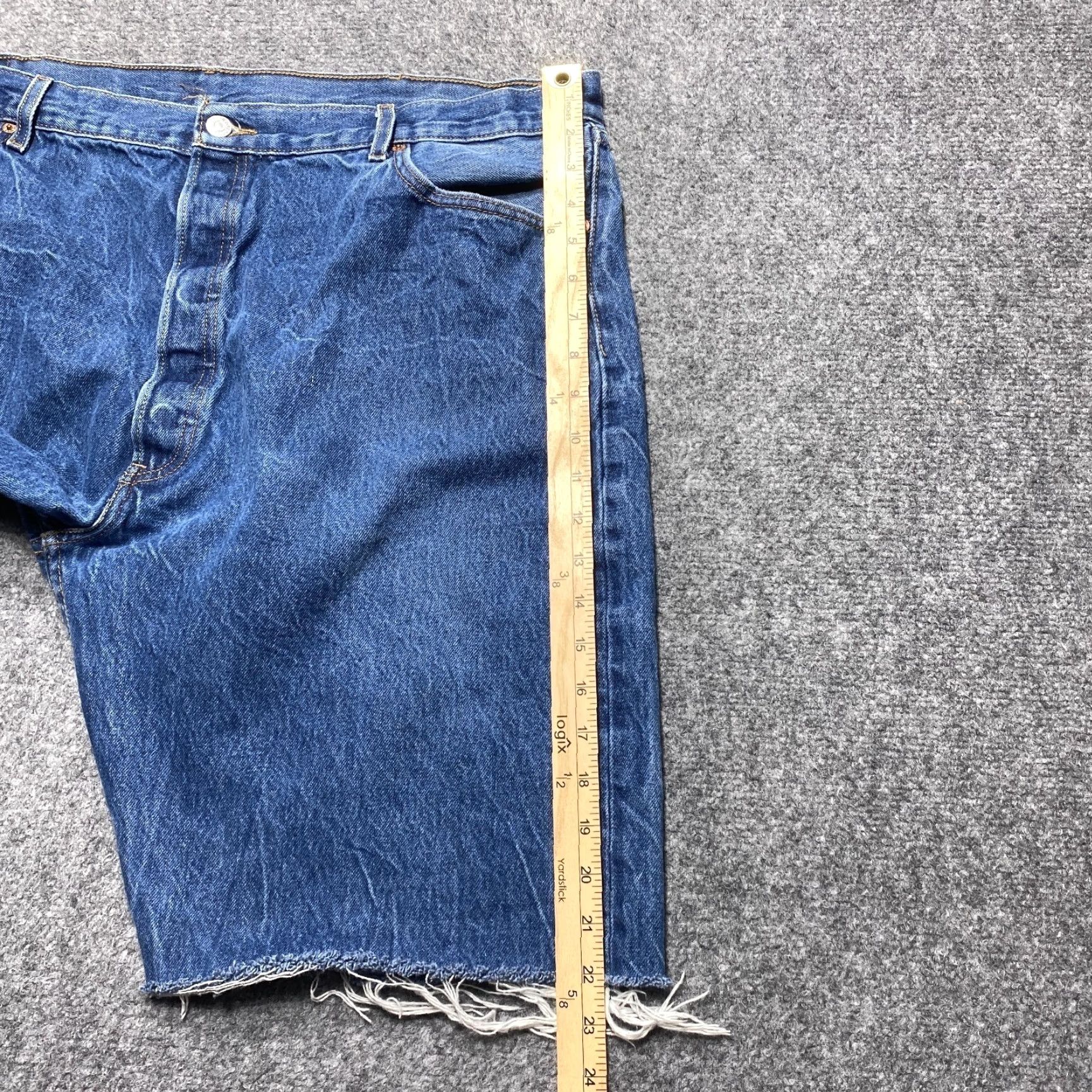 Levi's Levi's 501 Denim Shorts Mens 42 Blue Straight Fit Button Fly Cutoff Raw Hem Bermuda Casual 501s Mens Size US 42 / EU 58 - 5 Thumbnail