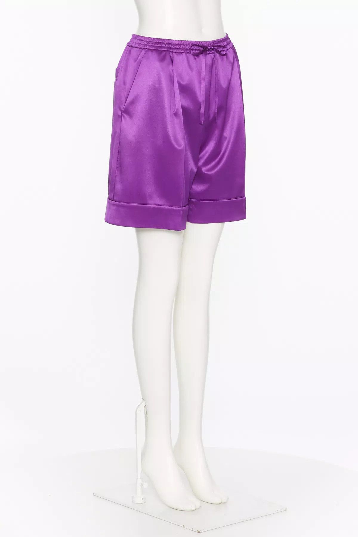 Valentino o1s1wg110426 Shorts in Violet Size 27" / US 4 / IT 40 - 2 Thumbnail
