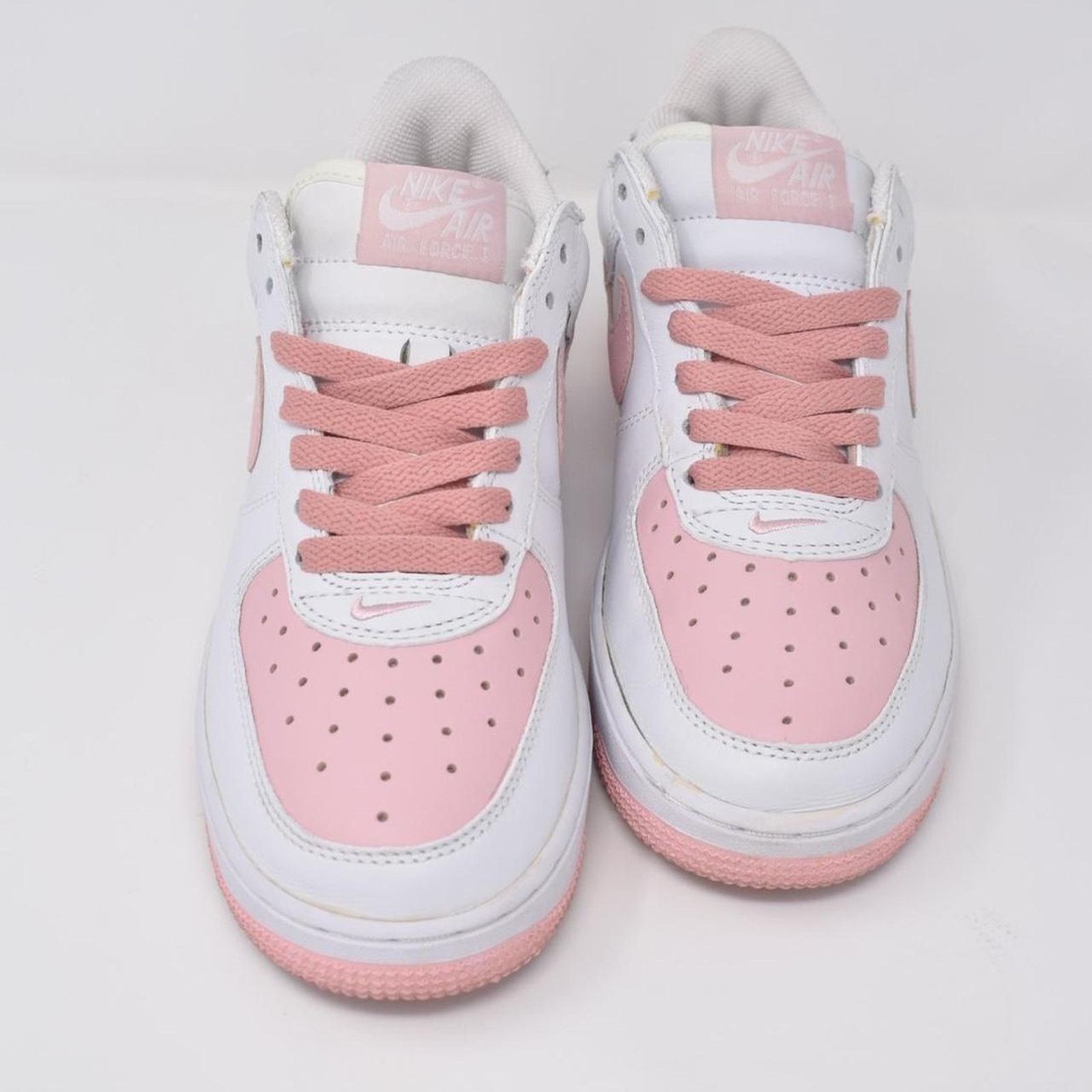 Nike 2004 Nike Air Force 1 Low “Carnation Pink” Size US 7 / IT 37 - 2 Thumbnail