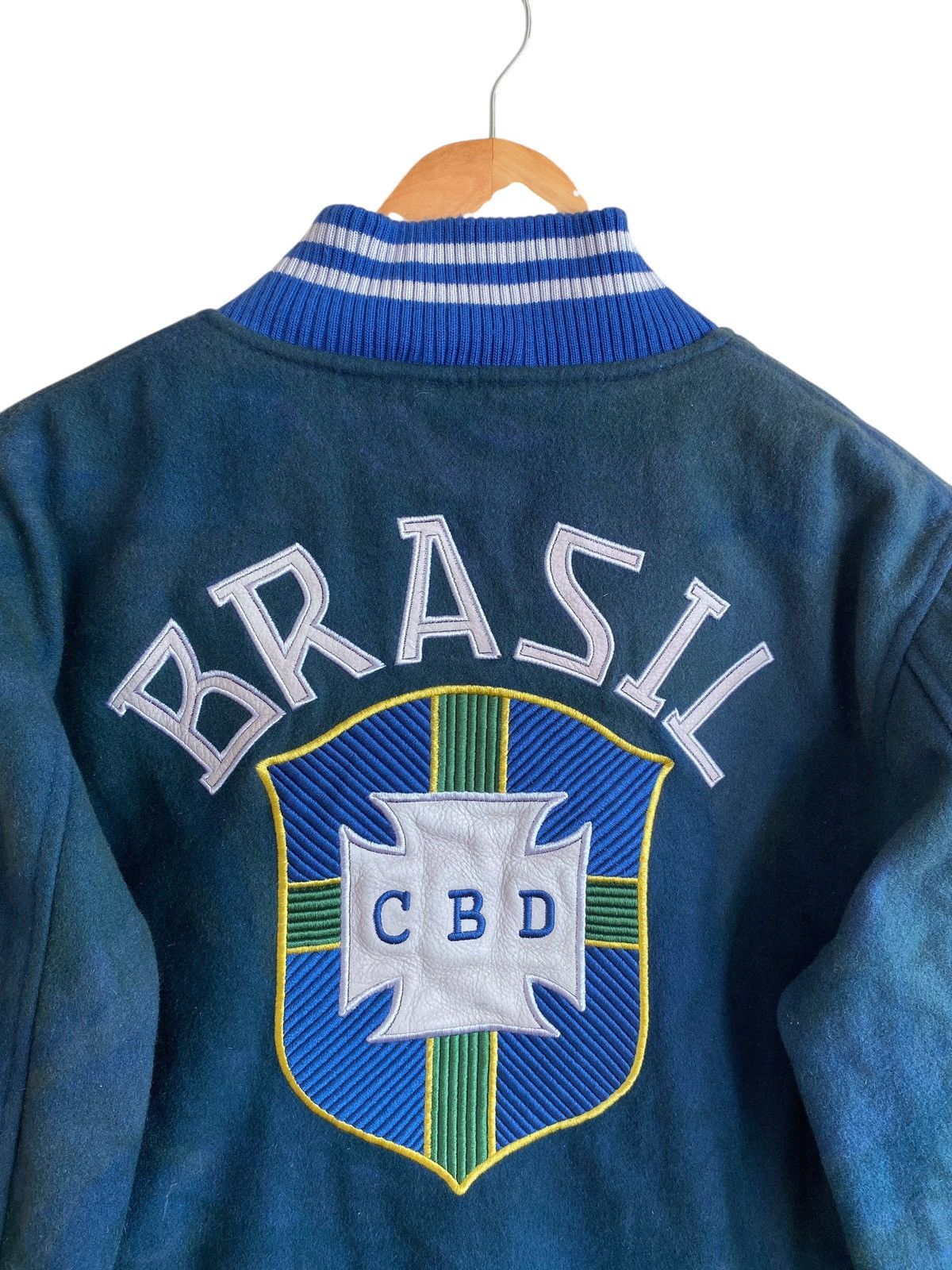 Nike Very Rare Vintage Nike Football Brasil Wool Varsity 2000s Size US L / EU 52-54 / 3 - 4 Thumbnail