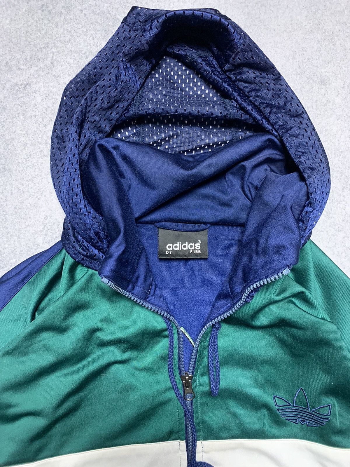 Vintage Vintage Adidas Tracksuit Zip sweatshirt jacket Size US XL / EU 56 / 4 - 7 Thumbnail