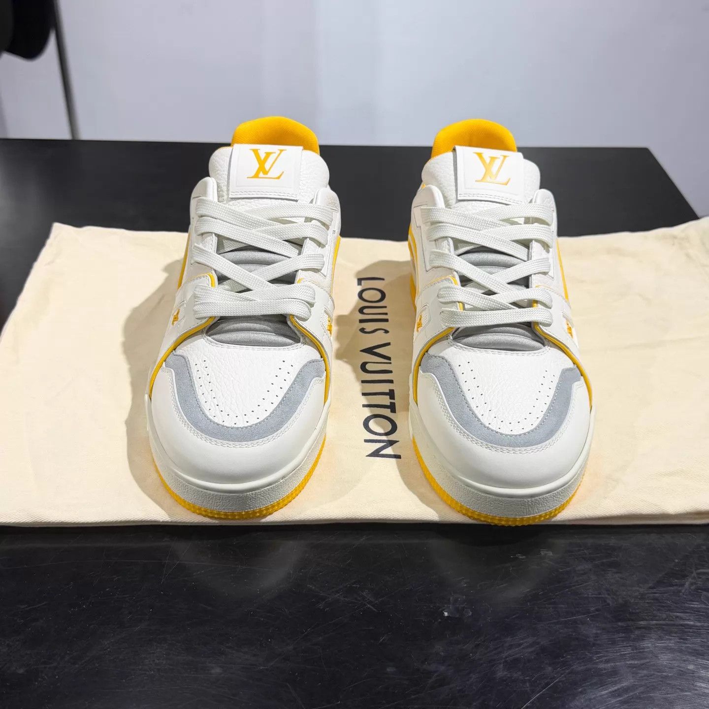 Louis Vuitton Louis Vuitton Trainer White-Yellow Colorblock Sneaker 40 Size US 7 / EU 40 - 2 Thumbnail