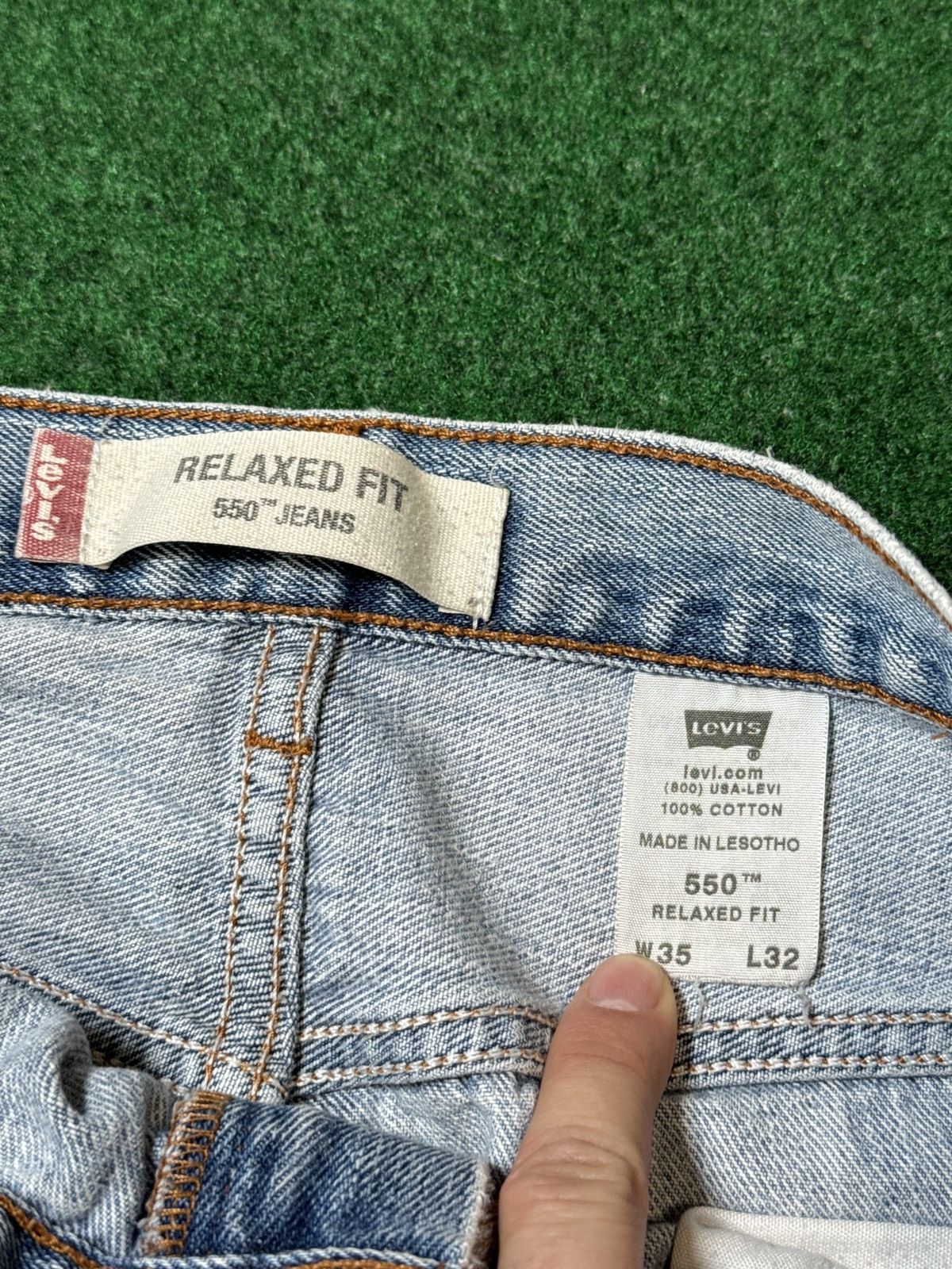 Levi's × Levi's Vintage Clothing × Vintage Y2K Levi’s 550 Relaxed Fit Wide Leg Baggy Light Wash Jeans Size US 35 - 4 Thumbnail