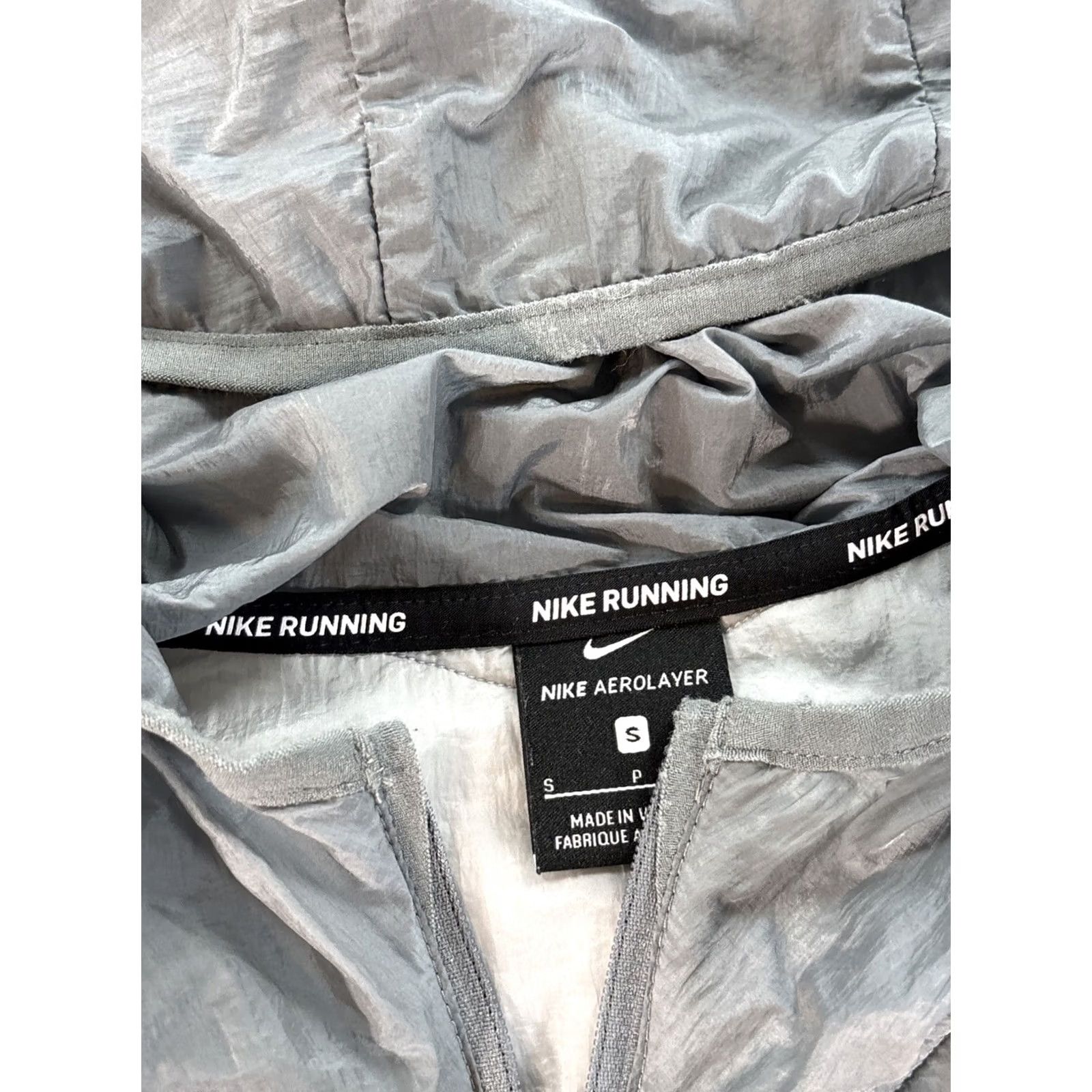 Nike Nike AeroLayer Reflective Repel Jacket Mens S Lightweight Windbreaker Running CU5388-084 Size US S / EU 44-46 / 1 - 4 Thumbnail