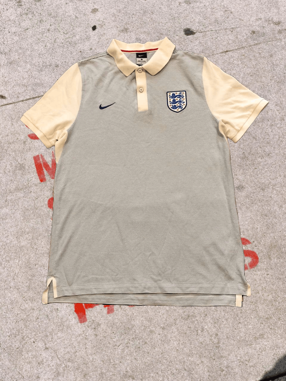 Nike ENGLAND 2016/2017 POLO FOOTBALL SHIRT SOCCER JERSEY Nike Size US L / EU 52-54 / 3 - 1 Thumbnail