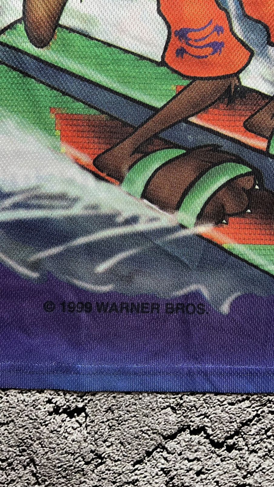 Warner Bros 1999 Looney Tunes tune on extreme summer surf coyote t shirt Size US L / EU 52-54 / 3 - 7 Thumbnail