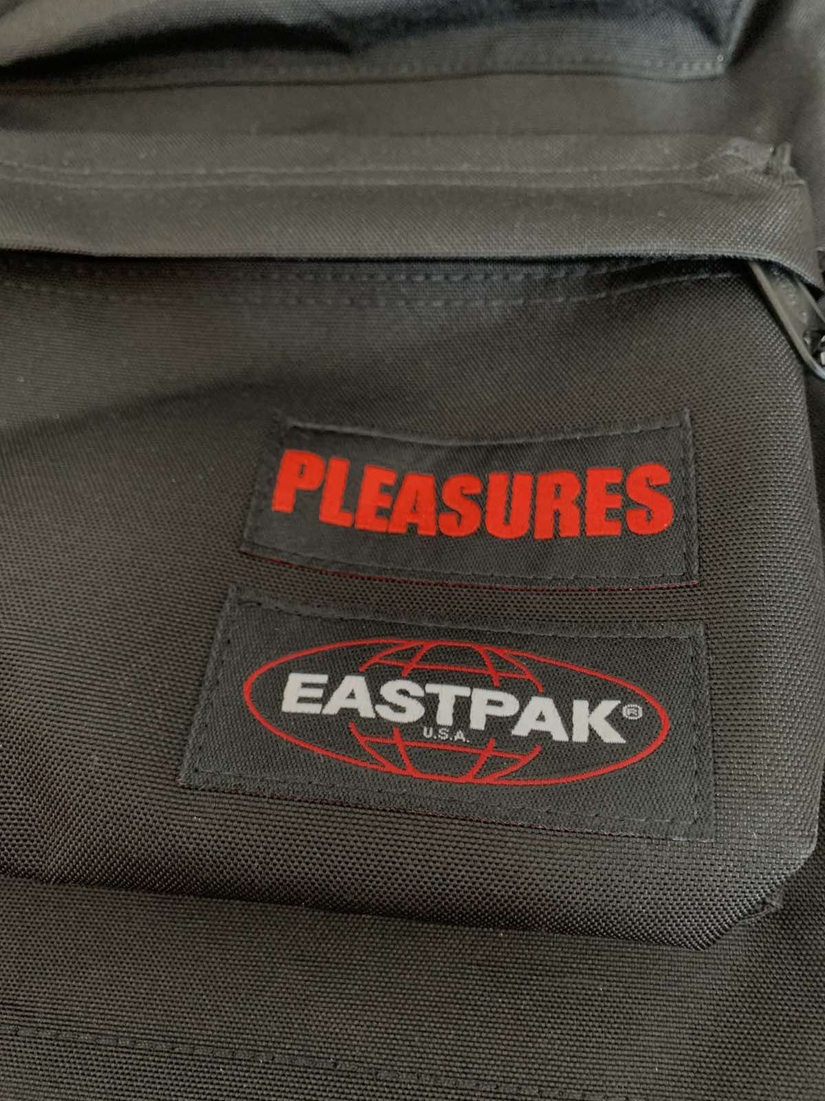 Eastpak 🔥🔥 Eastpak x Pleasures Utility Vest Size US M / EU 48-50 / 2 - 3 Thumbnail