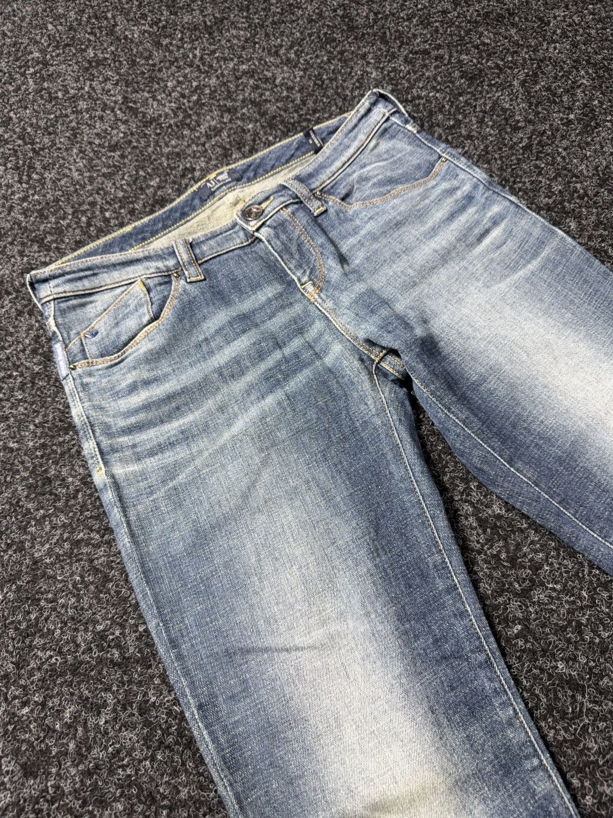 Giorgio Armani Luxury 00s Armani Jeans Slim Tapered Denim Pants Rock Y2K Size 27" / US 4 / IT 40 - 6 Thumbnail