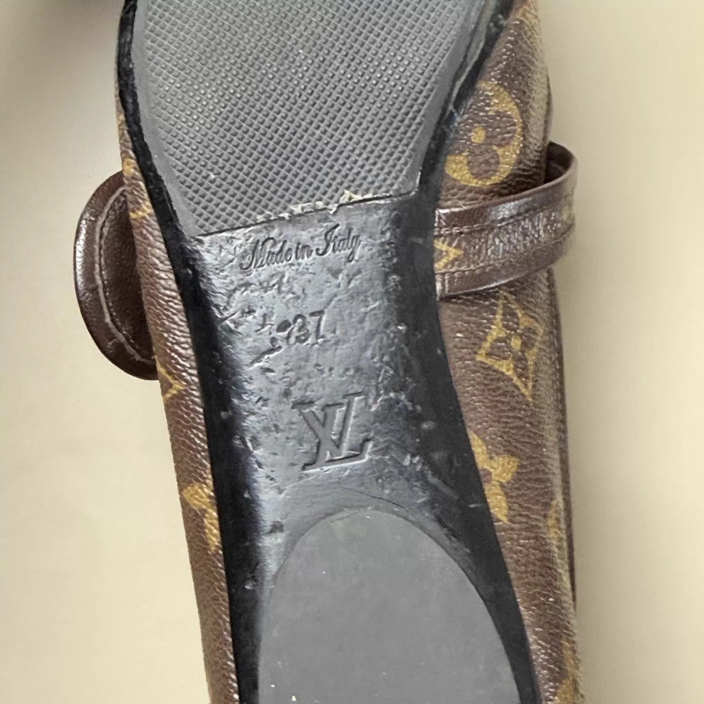 Louis Vuitton LV Monogram Gold Allover Low Heels 37 95 YLP4902 Size US 6.5 / IT 36.5 - 7 Thumbnail