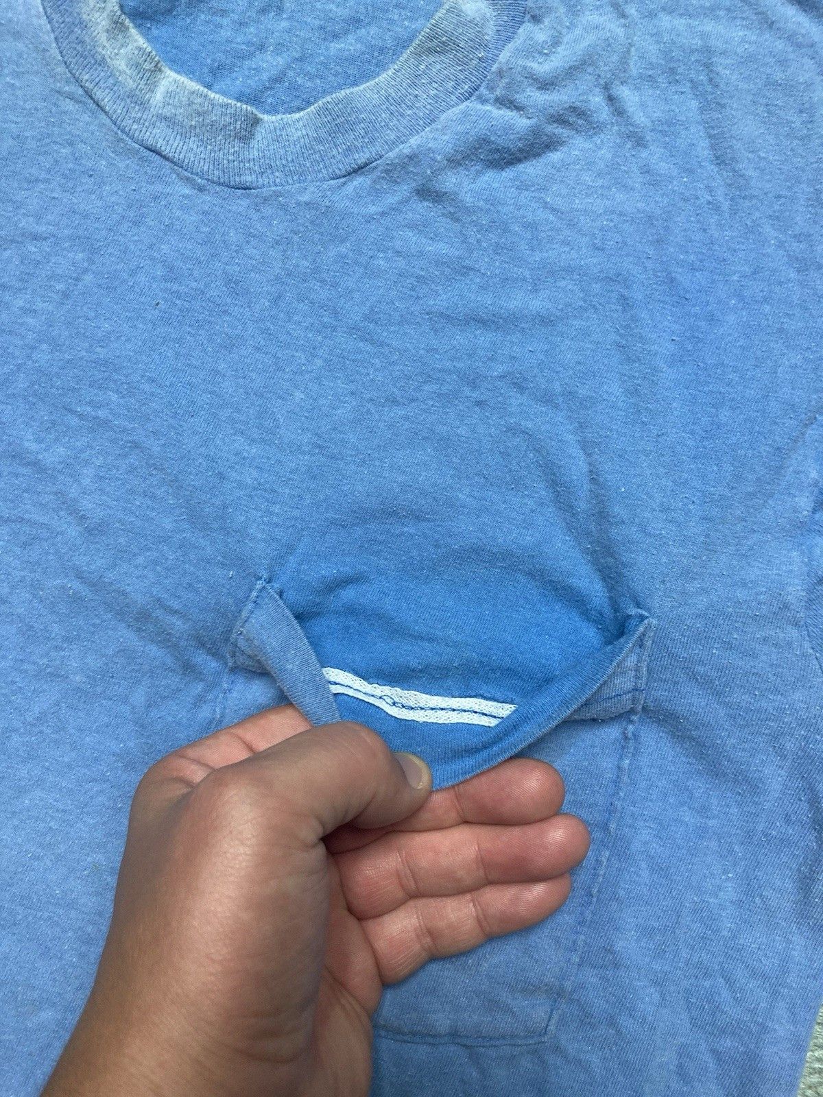 Vintage 80s pocket t shirt blank faded fruit of the loom cotton M Size US M / EU 48-50 / 2 - 4 Thumbnail