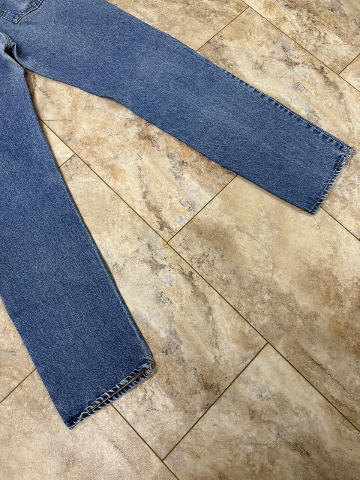 Levi's Levi’s Vintage Light Wash Distressed Denim Size US 33 - 8 Thumbnail