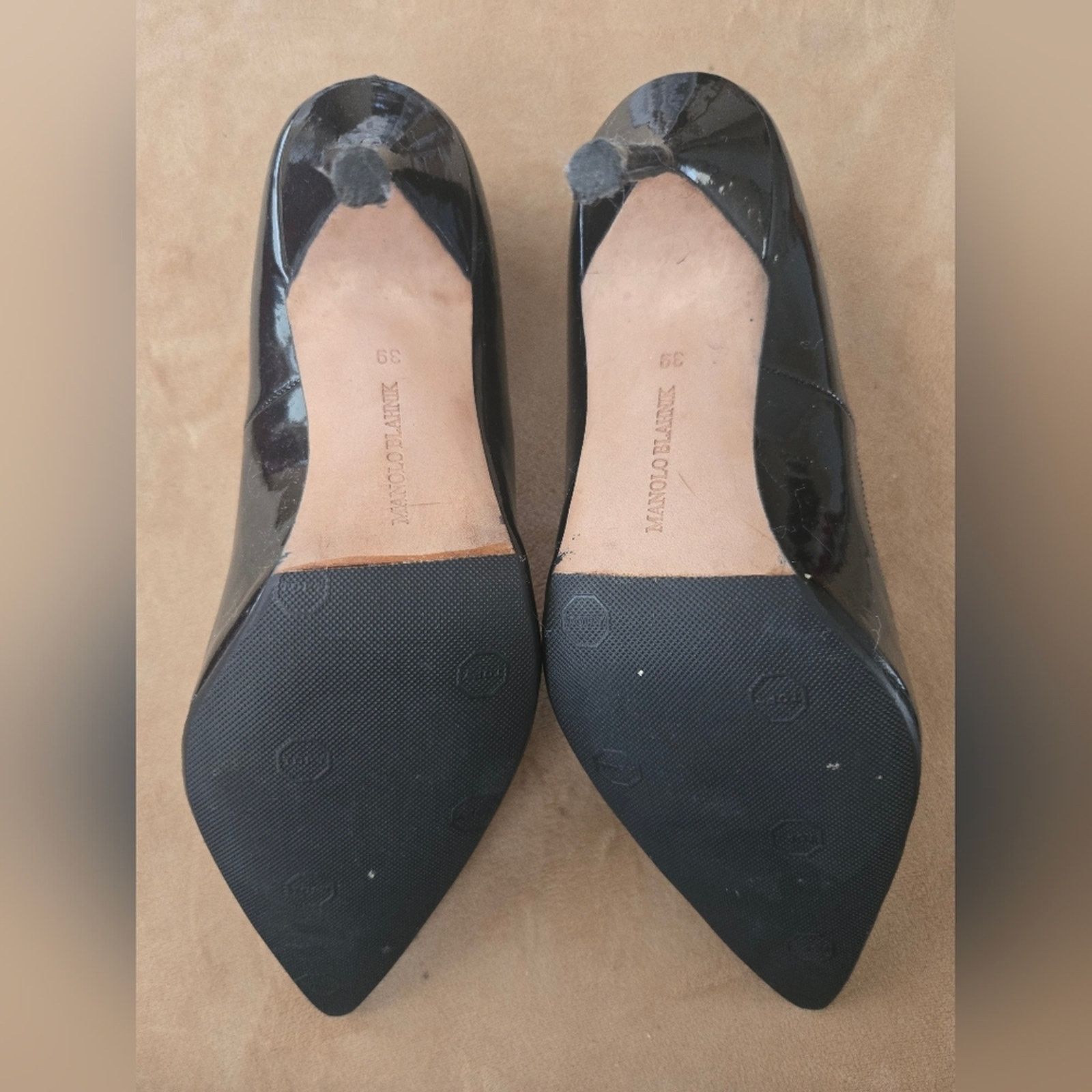 Manolo Blahnik Manolo Blahnik BB 105 Pumps Patent Leather Black Heels, 39 Size US 9 / IT 39 - 5 Thumbnail