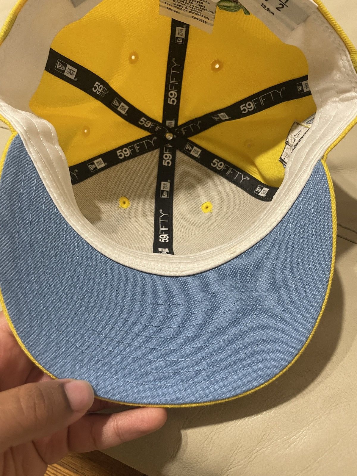 New Era New York Yankees Yellow Hat 7 1/2 Size ONE SIZE - 3 Thumbnail