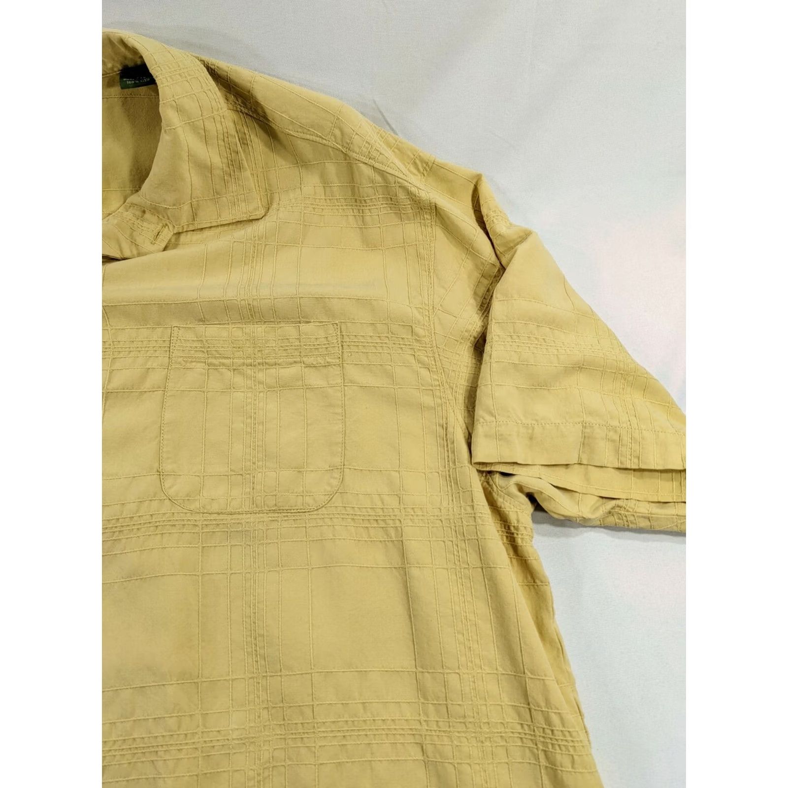 Tommy Bahama VINTAGE Tommy Bahama Shirt Silk Short Sleeve Button-Up XL Yellow Texture Floral Embroidered Logo Breathable All Seasons Mens Size US XL / EU 56 / 4 - 2 Thumbnail