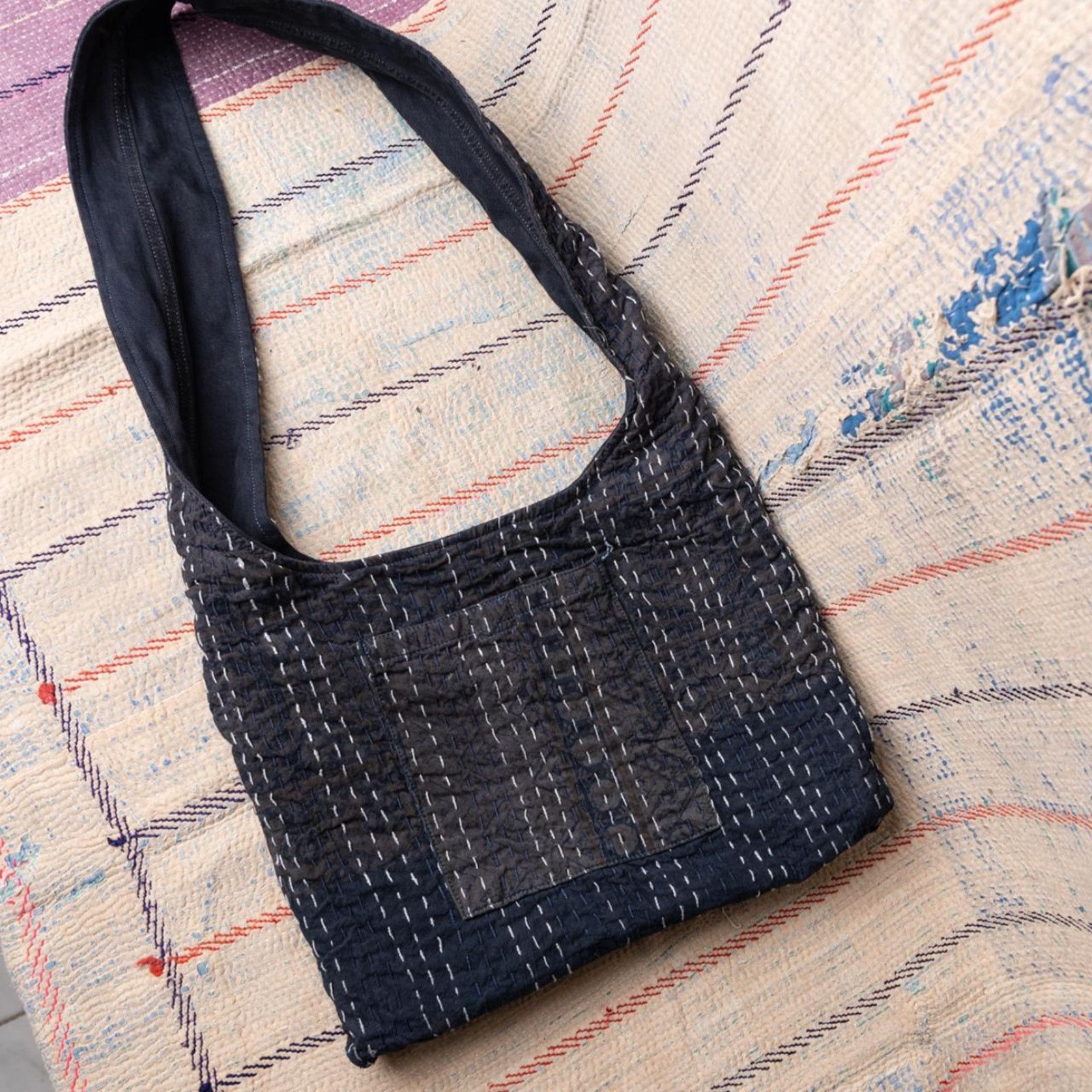Carhartt Upcycled denim carhartt hobo bag Size ONE SIZE - 6 Thumbnail