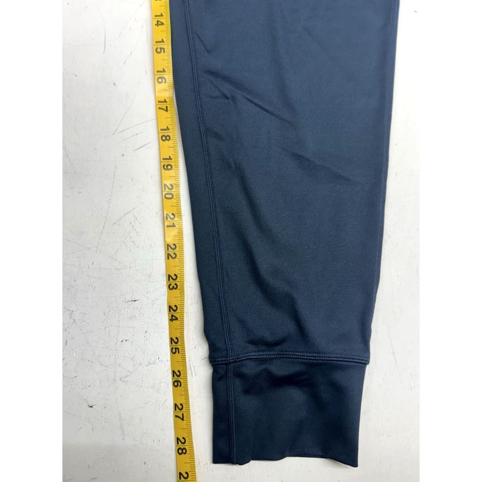 Vuori Vuori Sunday Performance Joggers Pants Blue Mens XL Athletic Tapered Zip Pocket Pockets Activewear Athleisure Jogger Casual Size US 36 / EU 52 - 3 Thumbnail