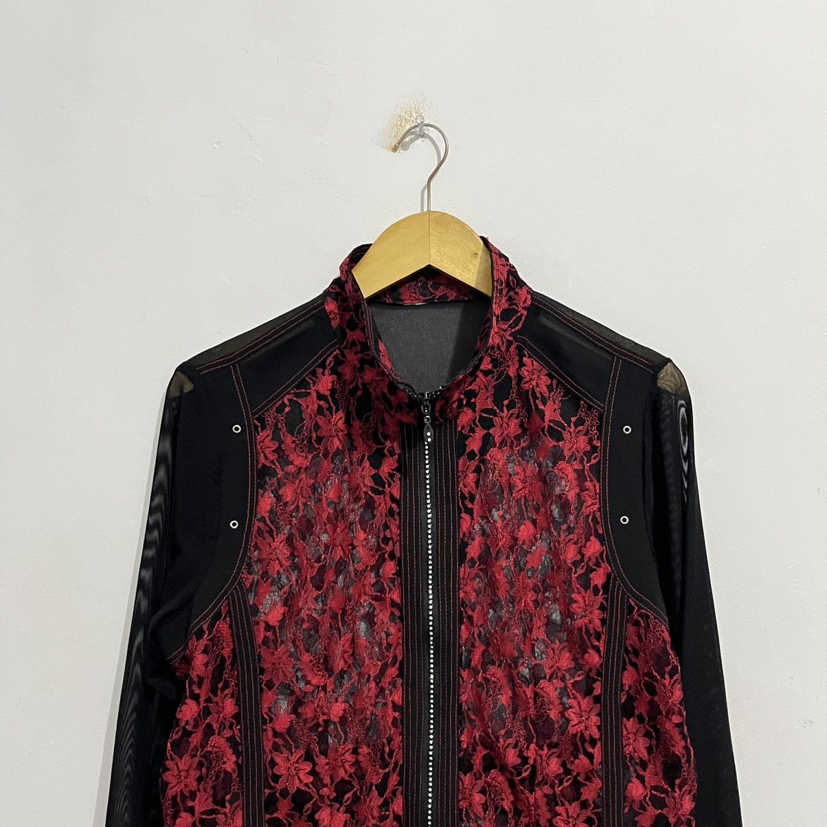 Japanese Brand Red Floral Lace & Mesh Paneled Gothic Emo Style ZipUp Jacket Size M / US 6-8 / IT 42-44 - 2 Thumbnail