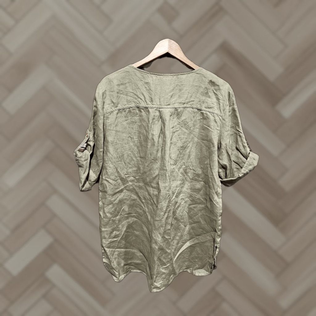 Ellen Tracy Ellen Tracy Blouse Shirt Womens Brown Linen Short Sleeve Zip 1/4 L Brown 30 Length 22 Pit to Pit Mens/Womens? Size L / US 10 / IT 46 - 1 Thumbnail