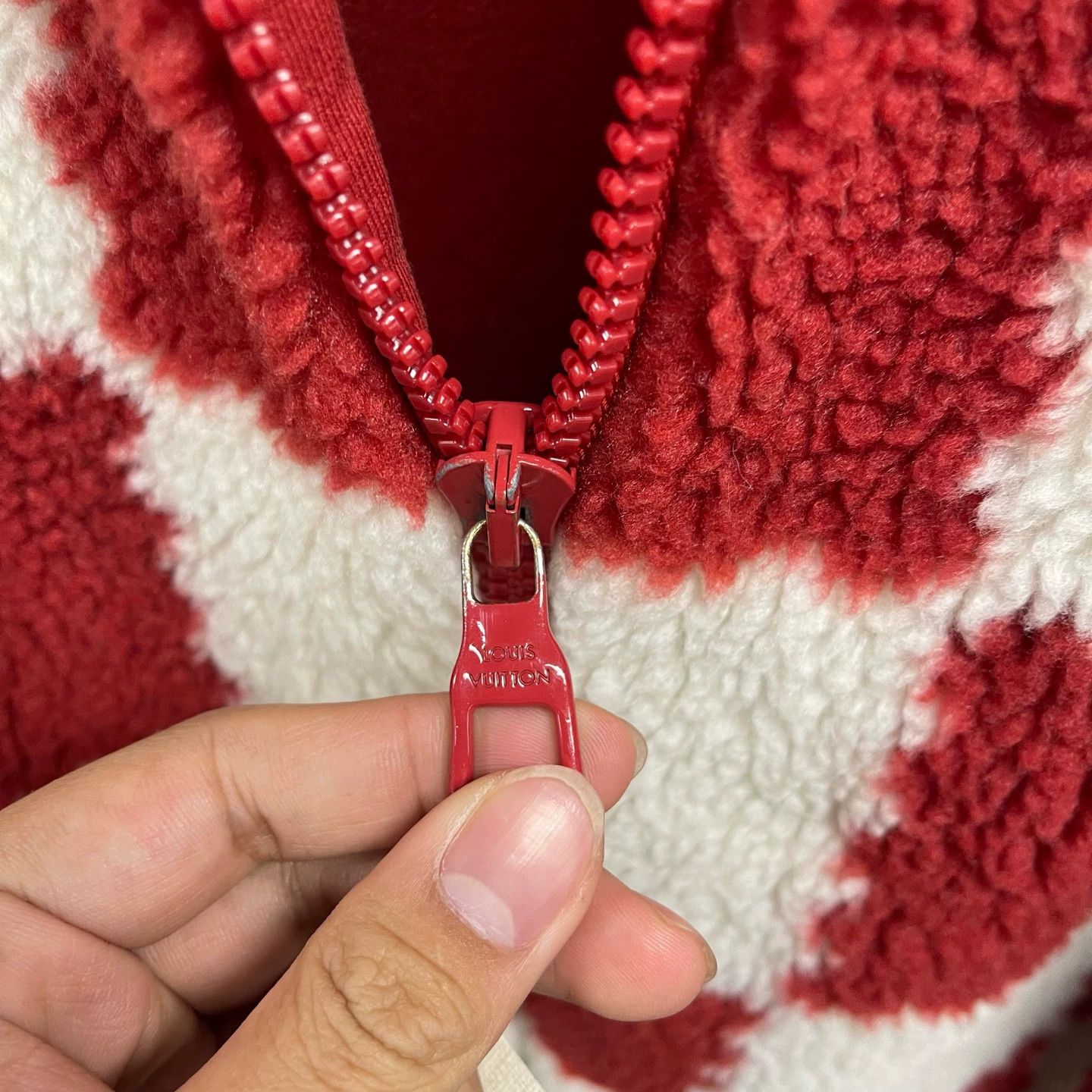 Louis Vuitton LV #10742 Red Monogram Fleece Jacket XL 99 New Size US XL / EU 56 / 4 - 4 Thumbnail