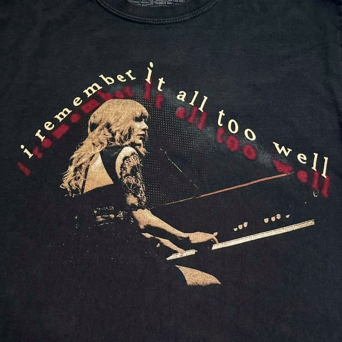 Band Tees × Designer TAYLOR SWIFT REMEMBER IT ALL TOUR TEE! Size US M / EU 48-50 / 2 - 4 Thumbnail