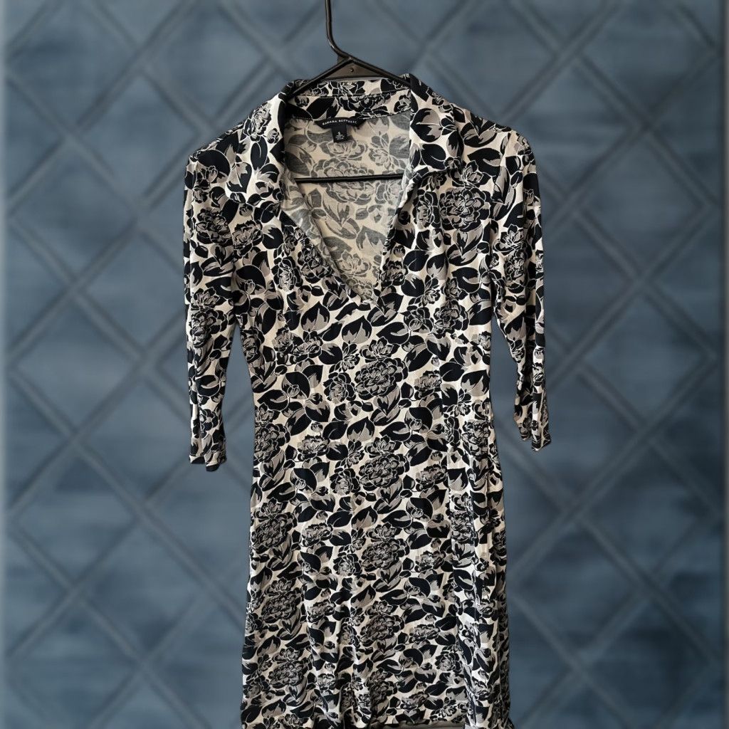 Banana Republic VINTAGE Banana Republic Dress Women’s Small Black Floral Wrap Dress 3/4 Sleeve Stretch Knit Fall Spring Summer Women's Size S / US 4 / IT 40 - 1 Thumbnail