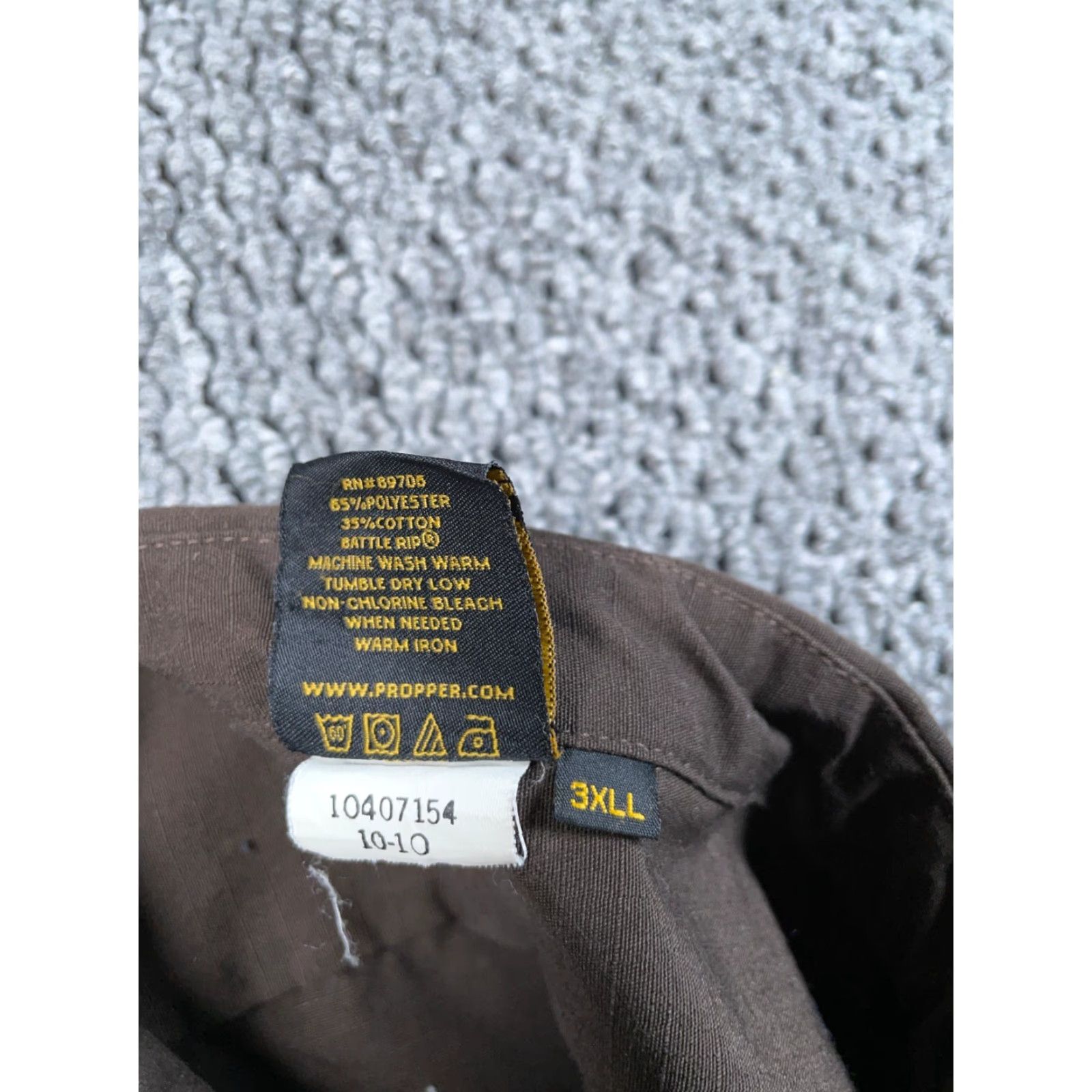 Propper Propper Military Tactical Shirt Adult 3XL Long Brown Name Patch Polyester Blend Button-Up Shirt Mens 90s Military Workwear Twill Brown Size US XXL / EU 58 / 5 - 4 Thumbnail