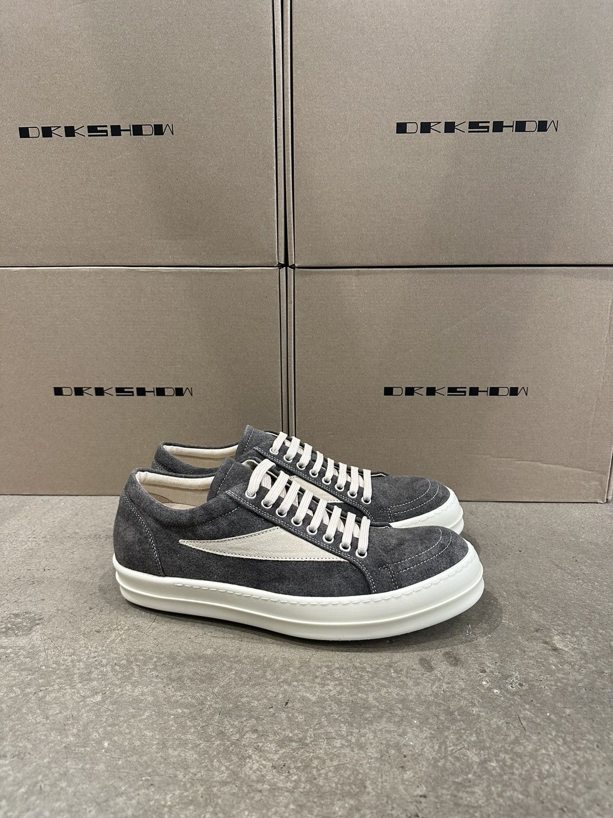 靴 DRKSHDW Vintage Sneakers Dust Rick Owens DRKSHDW Vintage Sneakers Low - Dust / Milk – Kith