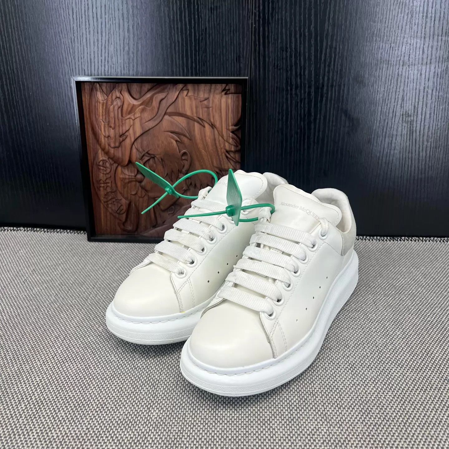 Alexander McQueen Alexander McQueen White/Gray Gray Tail Sneakers EUR 37 Size US 6.5 / IT 36.5 - 1 Thumbnail
