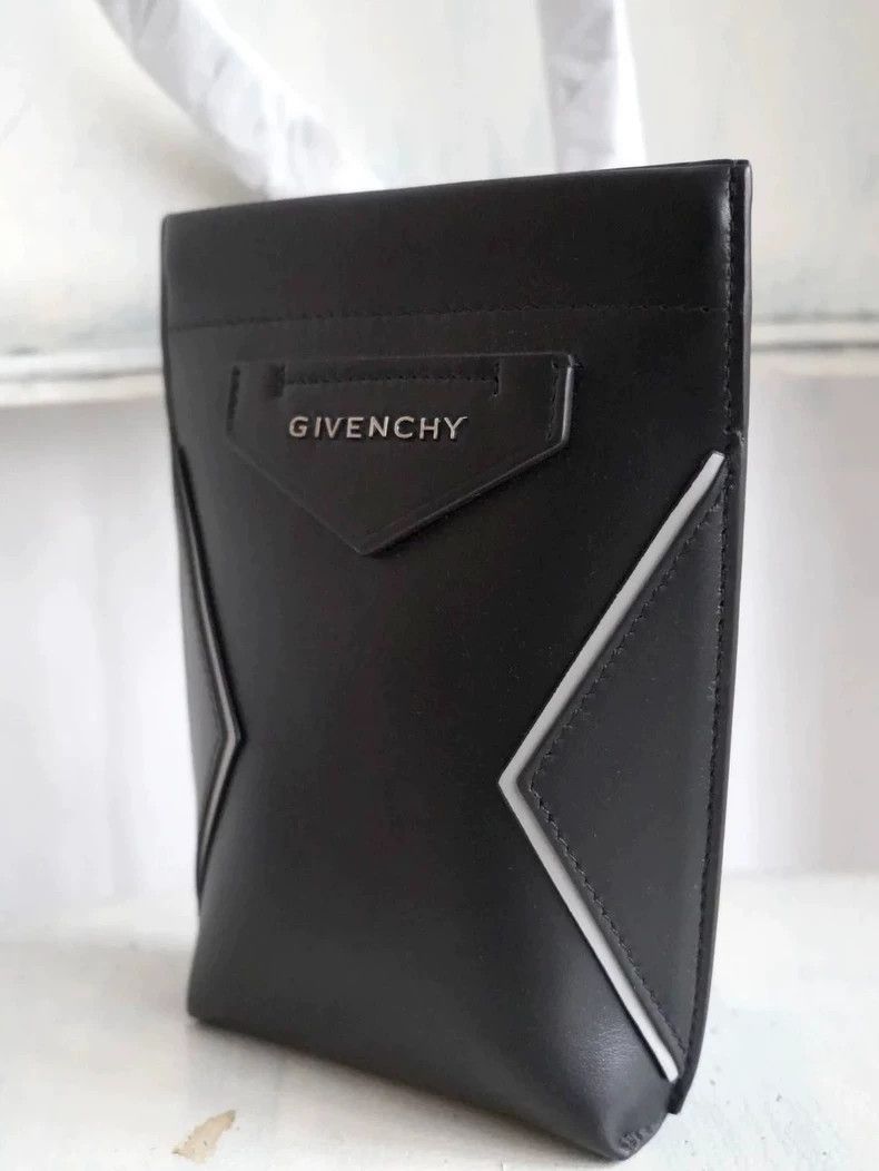 Givenchy Givenchy Bag Phone Pouch Size ONE SIZE - 3 Thumbnail
