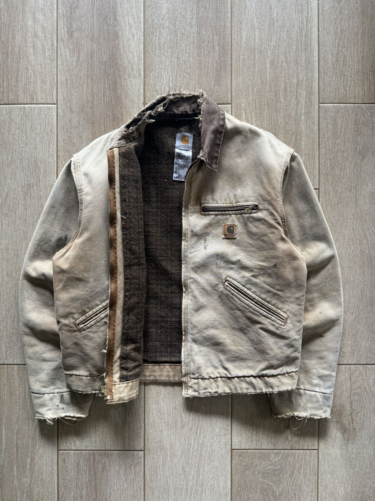 Carhartt 06s Destroyed Carhartt J97 BRN Detroit Jacket Size US L / EU 52-54 / 3 - 3 Thumbnail