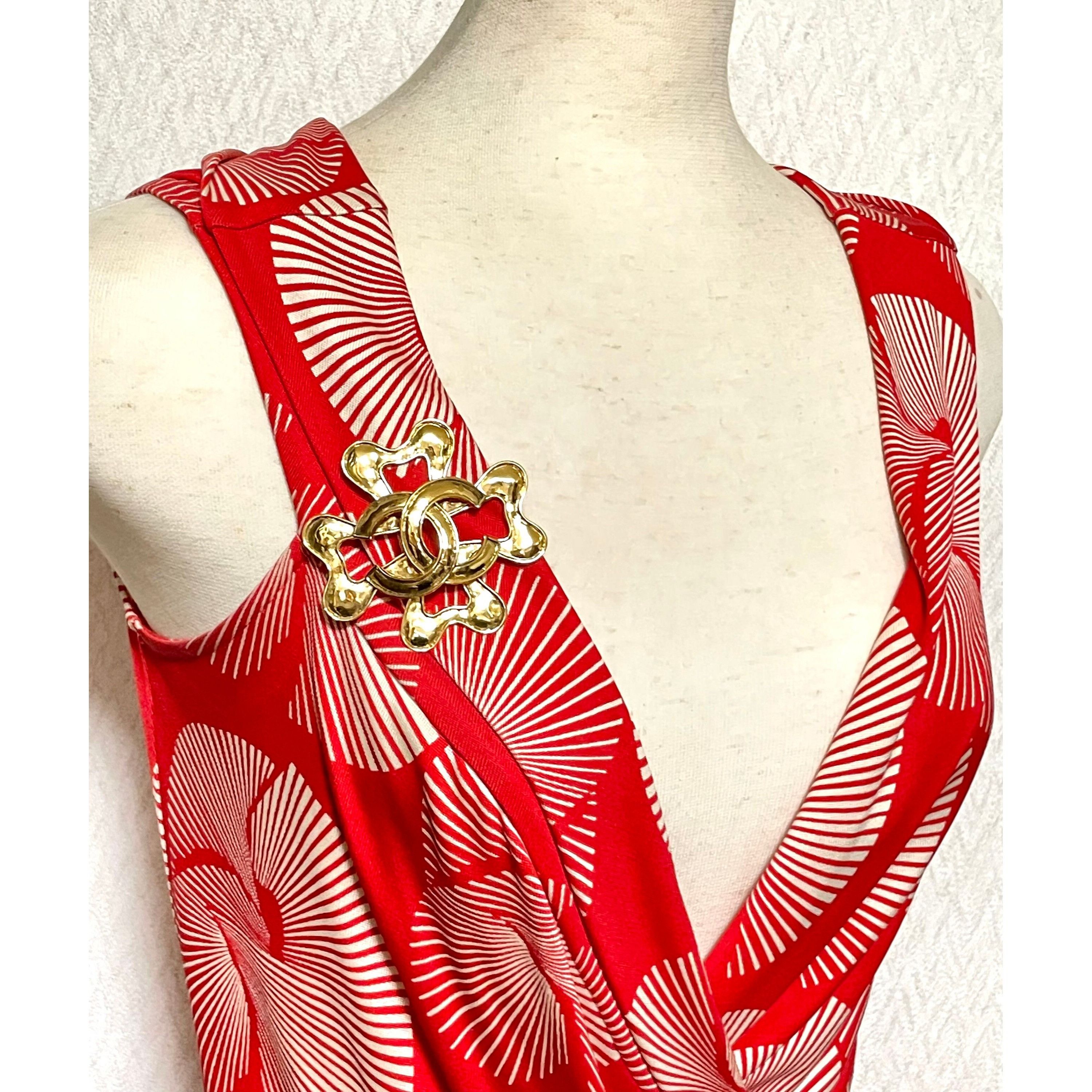 Chanel Vintage Chanel large flower clover brooch with CC mark. Size ONE SIZE - 10 Thumbnail